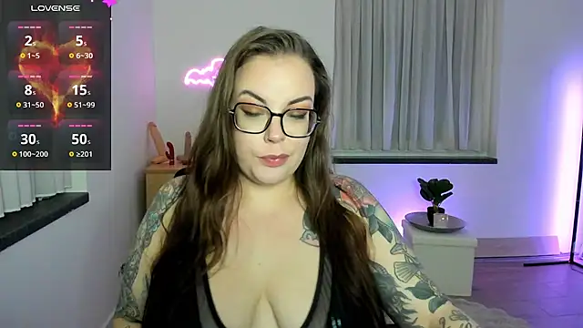 Snapshot of Miss_Lucifer6 chatting on February 16, 7:43 pm Miss Lucifer6 online show from February 16, 7:43 pm