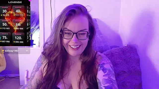 Snapshot of Miss_Lucifer6 chatting on March 5, 8:49 pm Miss Lucifer6 online show from March 5, 8:49 pm
