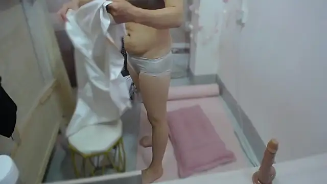 KateCondon online show from April 3, 1:25 am