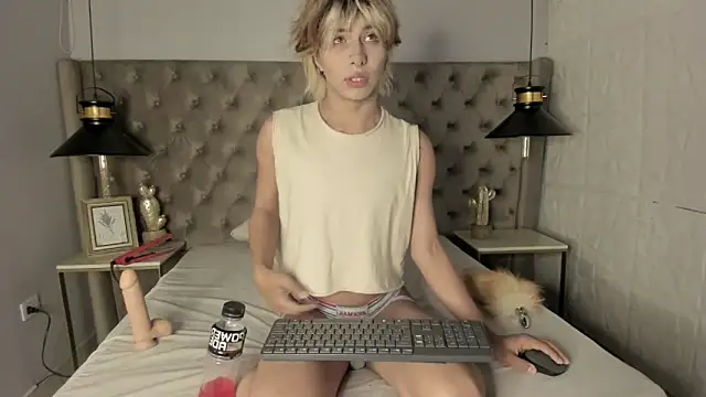 OliIverr22 online show from September 22, 1:46 pm