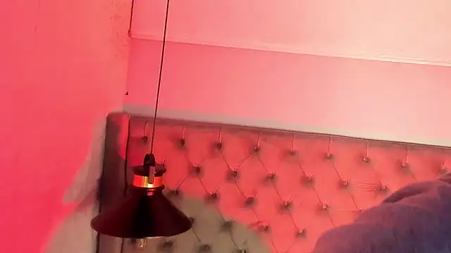 OliIverr22 online show from November 28, 12:41 pm