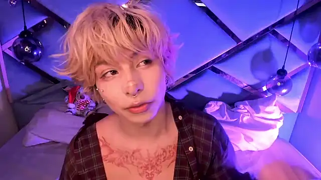 OliIverr22 online show from December 21, 1:29 pm