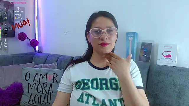 Snapshot of Alana_steel_1 chatting on April 29, 4:11 pm Alana steel 1 online show from April 29, 4:11 pm