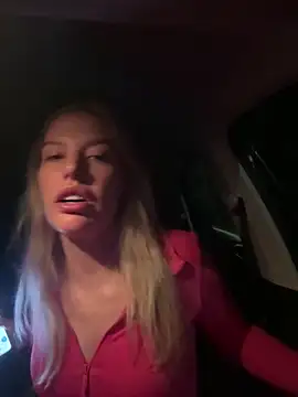 Snapshot of Chloemillerrxx chatting on September 18, 9:17 pm Chloemillerrxx online show from September 18, 9:17 pm