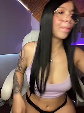 Snapshot of Maddy_Piink chatting on October 20, 6:30 pm Maddy Piink online show from October 20, 6:30 pm