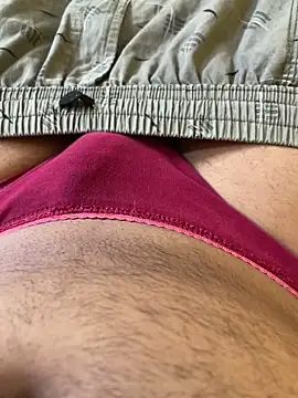 Johncockhot13690 online show from April 12, 7:08 pm