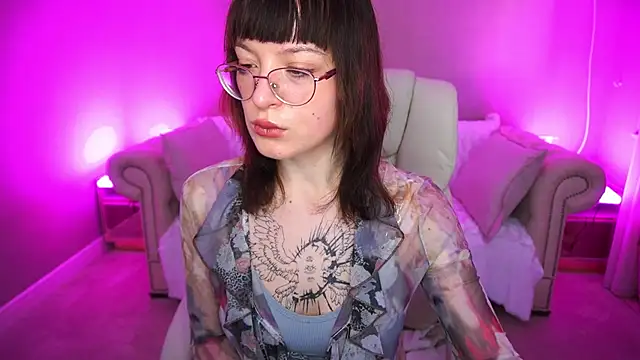 Snapshot of Pixie_Peachh chatting on November 2, 7:00 am Pixie Peachh online show from November 2, 7:00 am