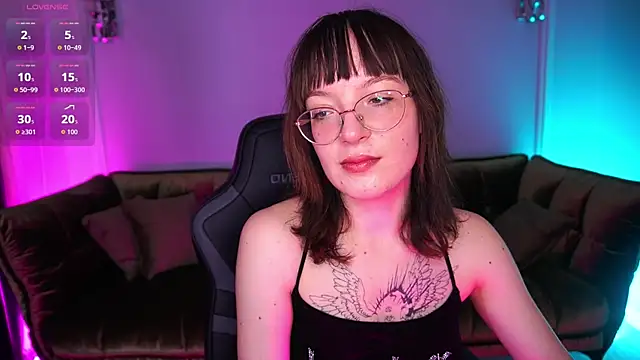 Snapshot of Pixie_Peachh chatting on November 12, 7:53 am Pixie Peachh online show from November 12, 7:53 am