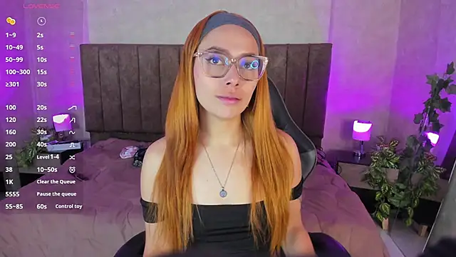 LanaMills  online show from October 9, 3:59 am