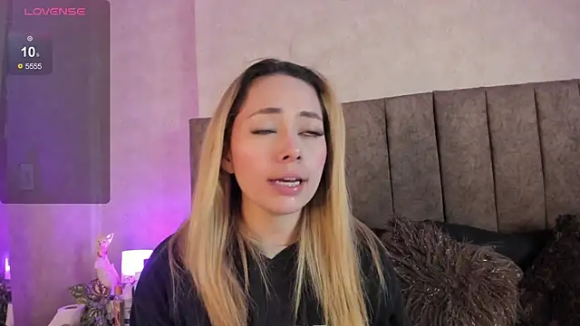 LanaMills  online show from January 17, 4:50 am