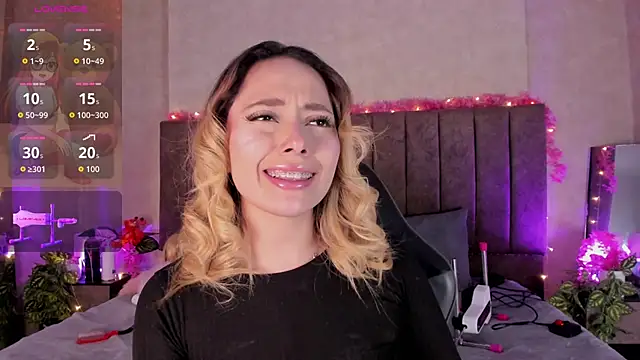 LanaMills  online show from May 31, 4:42 am