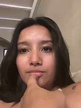 HannahMontgomery online show from October 19, 1:28 am