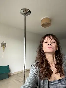 Chris06d22xh online show from February 1, 3:32 pm