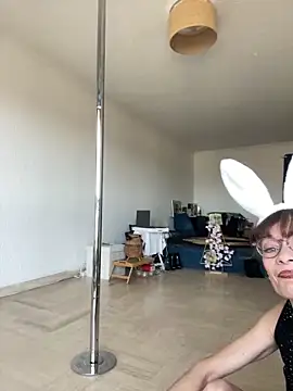 Chris06d22xh online show from April 5, 2:03 pm