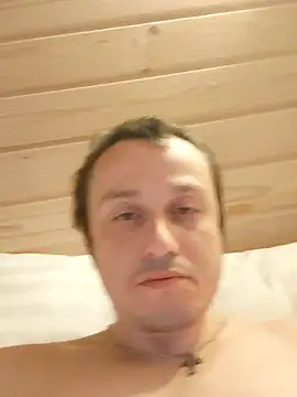 Snapshot of MrBunnyXX chatting on August 5, 7:28 pm MrBunnyXX online show from August 5, 7:28 pm