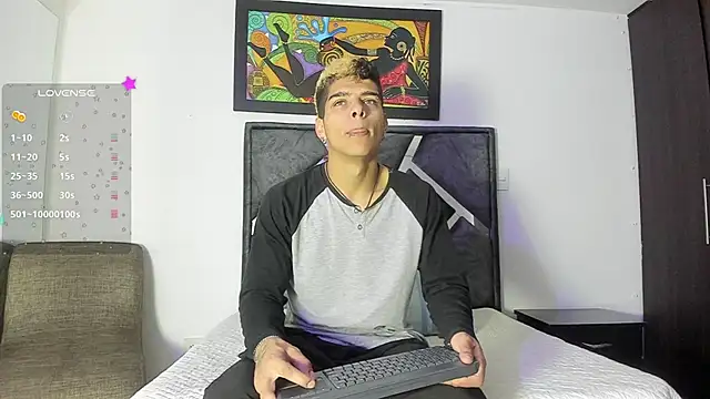 wyatt 3 online show from October 8, 11:30 am