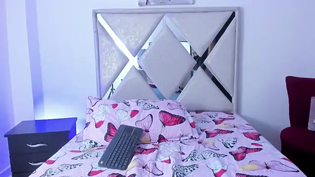 wyatt 3 online show from November 25, 12:05 pm