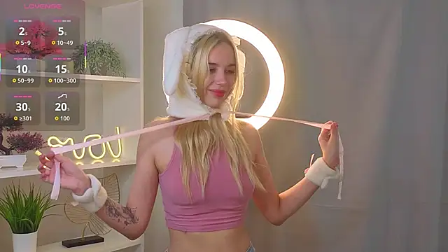 Snapshot of JaymieVigen chatting on October 14, 3:07 am JaymieVigen online show from October 14, 3:07 am