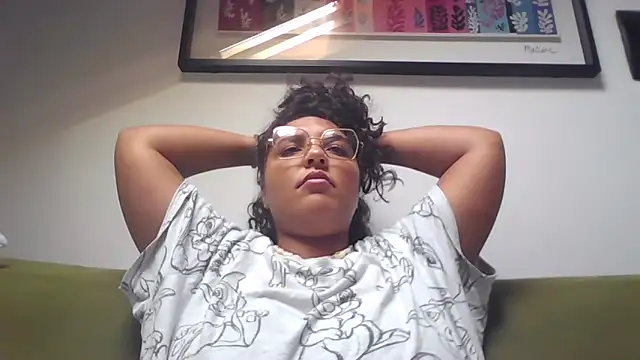 Snapshot of LadySophia03 chatting on September 13, 8:25 am LadySophia03 online show from September 13, 8:25 am