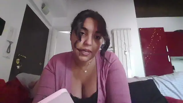 Snapshot of LadySophia03 chatting on September 29, 8:19 am LadySophia03 online show from September 29, 8:19 am