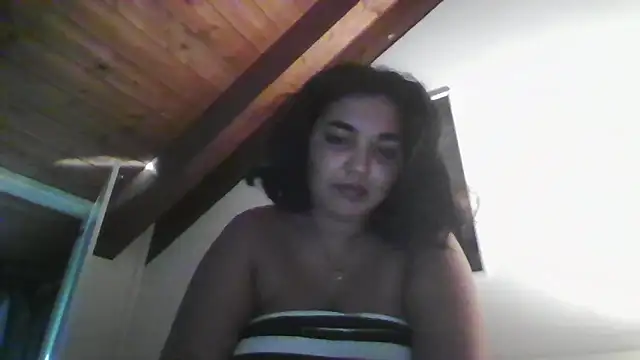 Snapshot of LadySophia03 chatting on October 2, 8:32 am LadySophia03 online show from October 2, 8:32 am