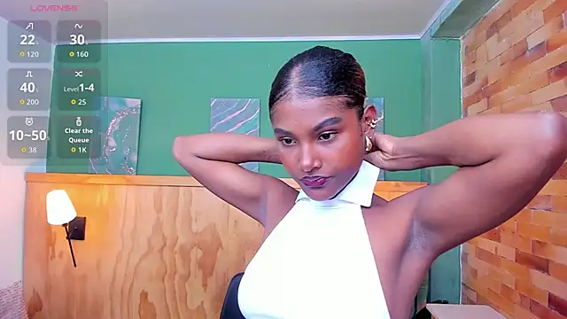 halleylorens online show from March 30, 7:15 pm