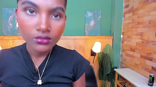 halleylorens online show from March 31, 7:25 pm