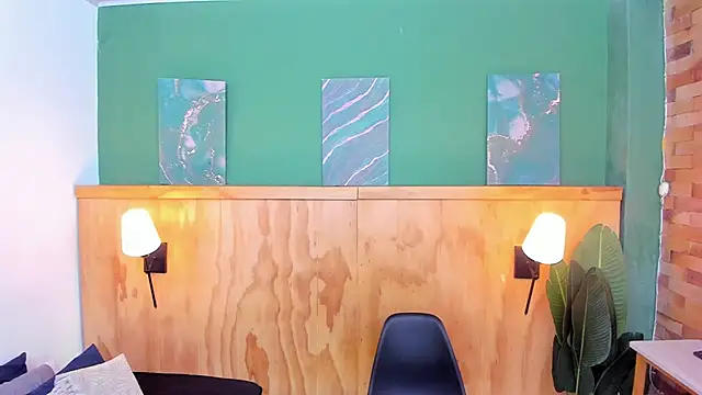 halleylorens online show from April 1, 12:06 pm