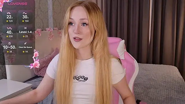 Snapshot of HeyMonkey_ chatting on September 18, 7:54 am HeyMonkey online show from September 18, 7:54 am