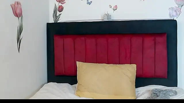 angelyxs online show from December 3, 8:29 pm