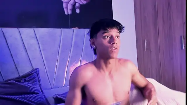 ZYZZ1312 online show from September 19, 5:35 pm