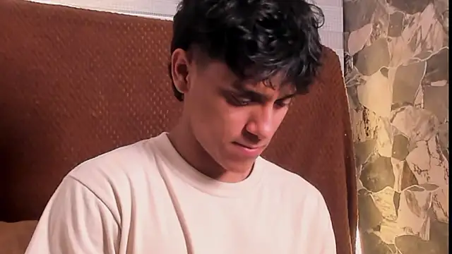 Snapshot of ZYZZ1312 chatting on February 3, 3:37 am ZYZZ1312 online show from February 3, 3:37 am