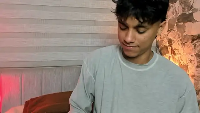 Snapshot of ZYZZ1312 chatting on February 17, 3:47 am ZYZZ1312 online show from February 17, 3:47 am