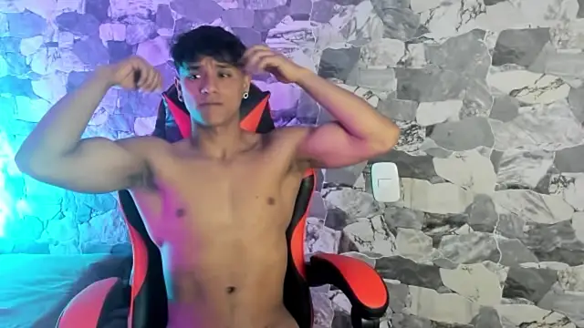 ZYZZ1312 online show from April 21, 4:41 am