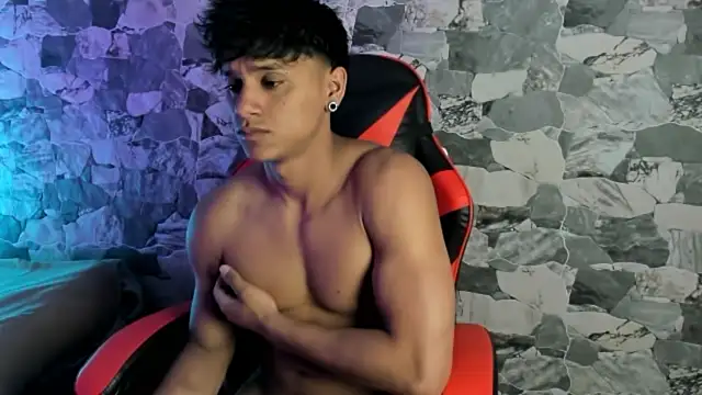 Snapshot of ZYZZ1312 chatting on May 2, 4:17 am ZYZZ1312 online show from May 2, 4:17 am