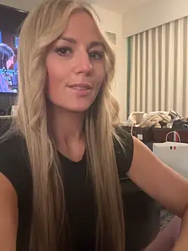 sammie-99 online show from November 4, 6:23 am