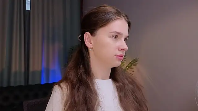 Olivia Farrell online show from September 26, 12:31 pm