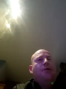 Snapshot of svenni2525 chatting on October 22, 2:01 am svenni2525 online show from October 22, 2:01 am