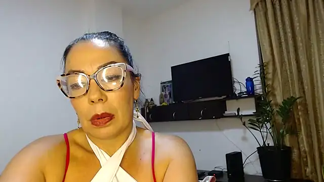 naiaratobon   online show from October 12, 7:29 am