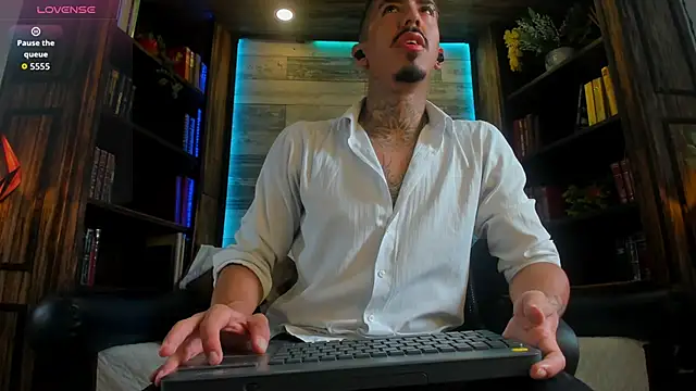 Donovan Desmond online show from October 27, 8:02 pm