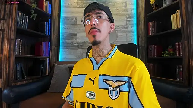 Donovan Desmond online show from November 18, 9:52 pm