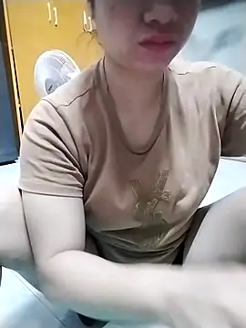 Snapshot of Mie_rose chatting on April 18, 1:31 am Mie rose online show from April 18, 1:31 am