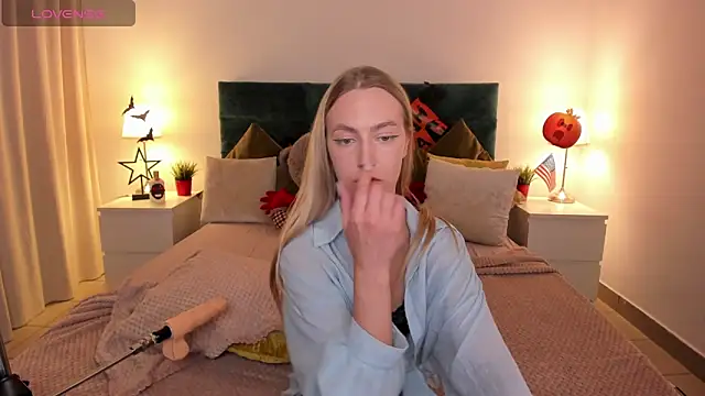 mishapallmer online show from October 26, 8:31 am