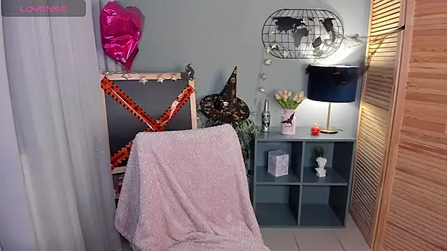 mishapallmer online show from October 29, 2:03 am