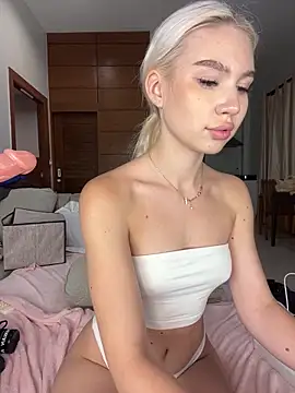 Snapshot of Kiss_Avrora_ chatting on September 17, 3:14 pm Kiss Avrora  online show from September 17, 3:14 pm