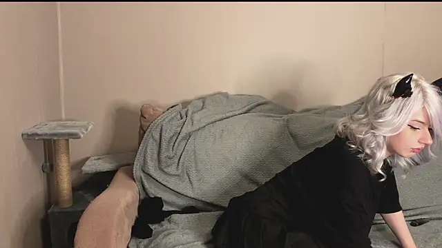 Snapshot of snowy_lisa chatting on October 23, 12:48 pm snowy lisa online show from October 23, 12:48 pm