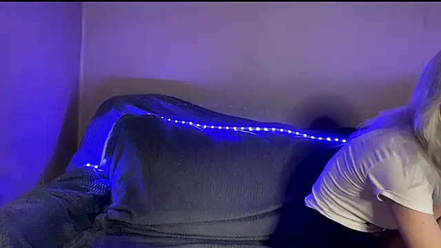 Snapshot of snowy_lisa chatting on February 11, 1:16 pm snowy lisa online show from February 11, 1:16 pm