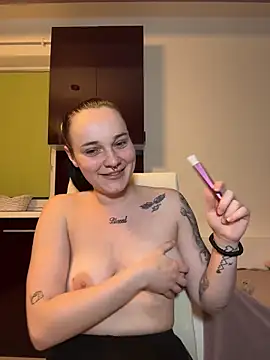 Baby Eva23 online show from April 12, 5:40 pm