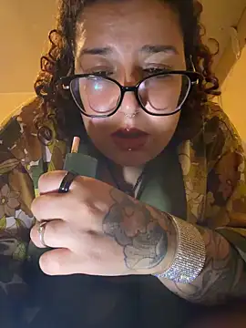 Snapshot of chiaretta_loveit chatting on November 11, 9:26 pm chiaretta loveit online show from November 11, 9:26 pm