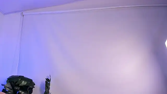 Nicolle Evanss  online show from September 10, 4:23 am